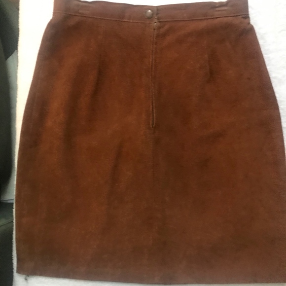 Cocoa colored suede skirt - Picture 3 of 5